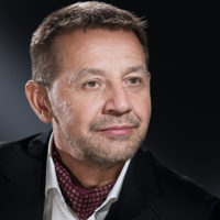 ЯКУШЕВ Юрий - Директор театра